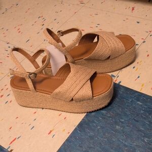 American Eagle Outfitters Beige Platform Sandals